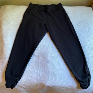pact The Studio Cinch Jogger in black